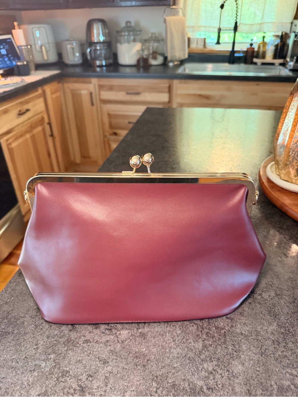 Women’s Wine Red Kiss-Lock Clutch